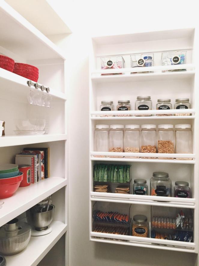 Orig-The-Home-Edit_labeled-containers-small-pantries.jpg.rend.hgtvcom.966.1288